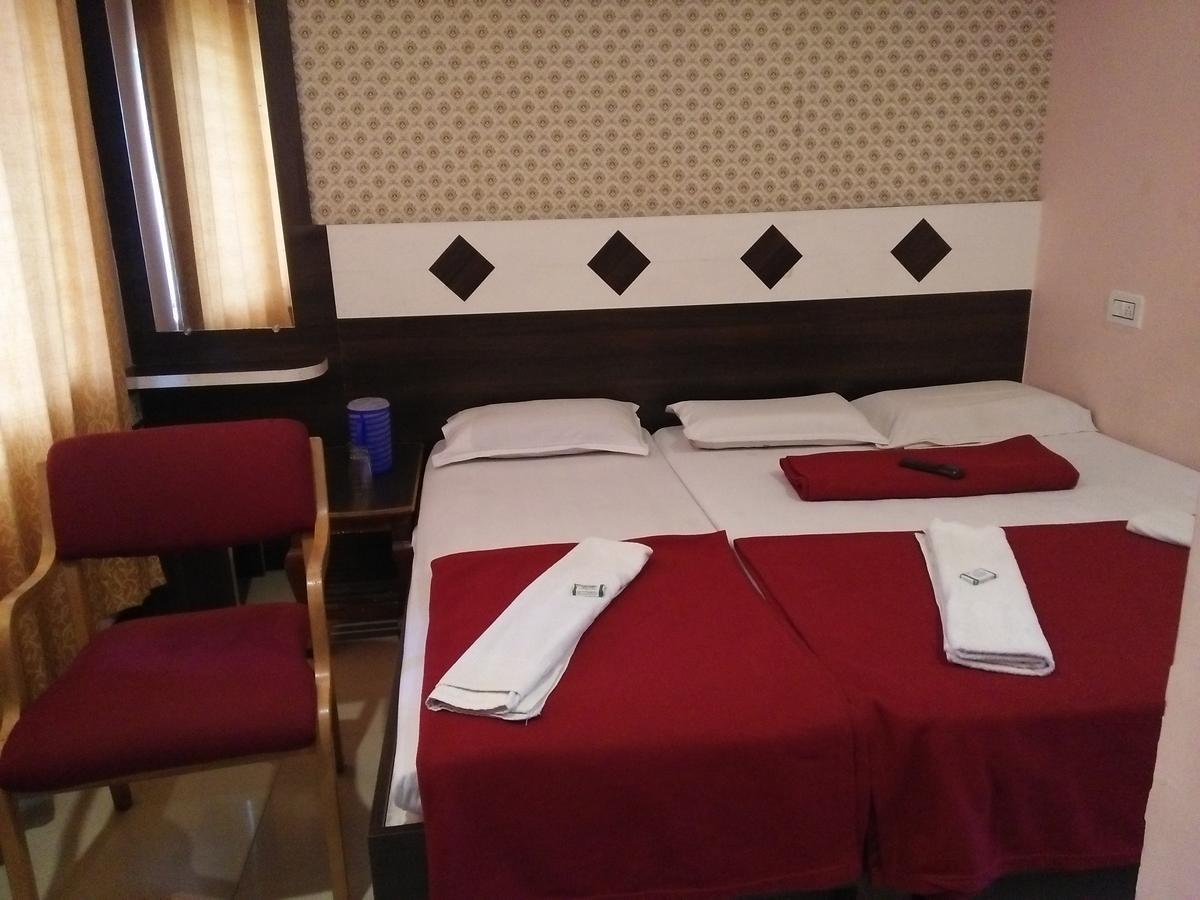 Hotel Sangeeth Lodging Мисор Екстериор снимка