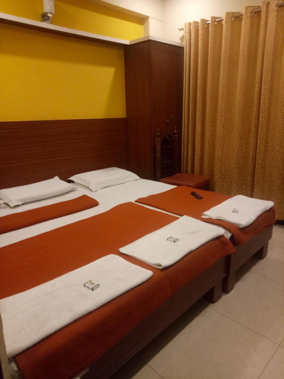 Hotel Sangeeth Lodging Мисор Екстериор снимка