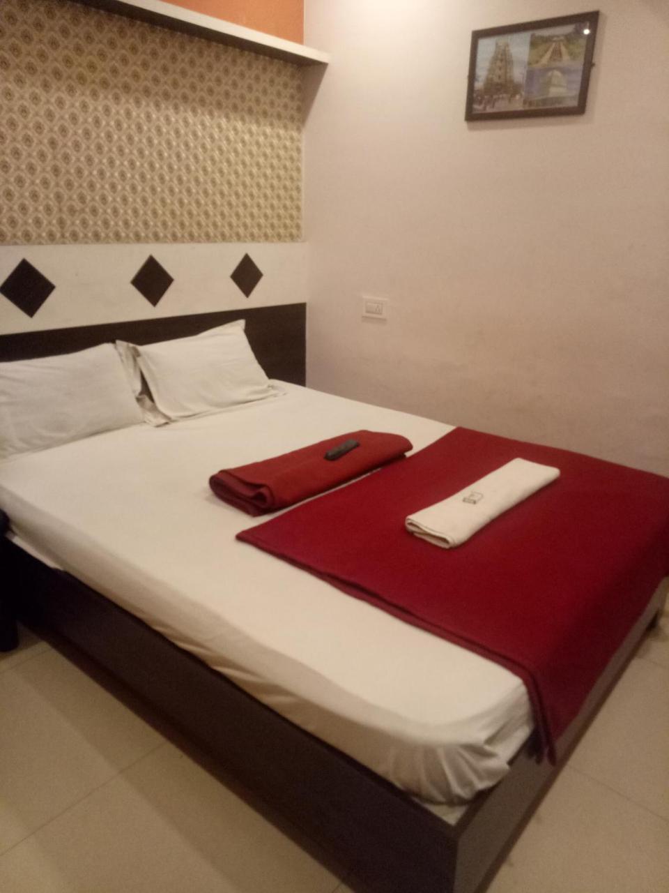 Hotel Sangeeth Lodging Мисор Екстериор снимка