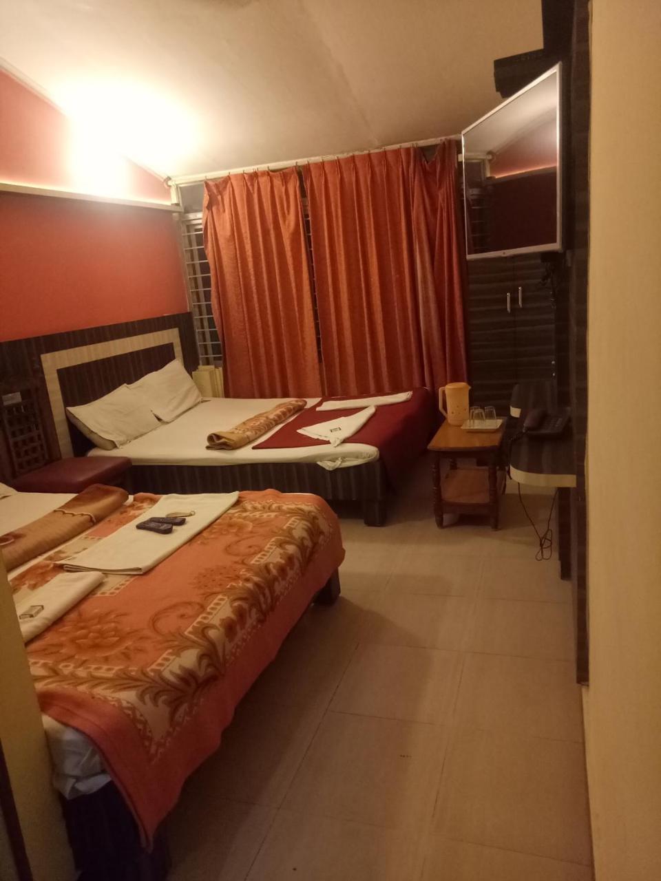 Hotel Sangeeth Lodging Мисор Екстериор снимка